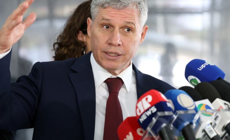 ministro-diz-que-presidente-decidira-sobre-leilao-para-importar-arroz