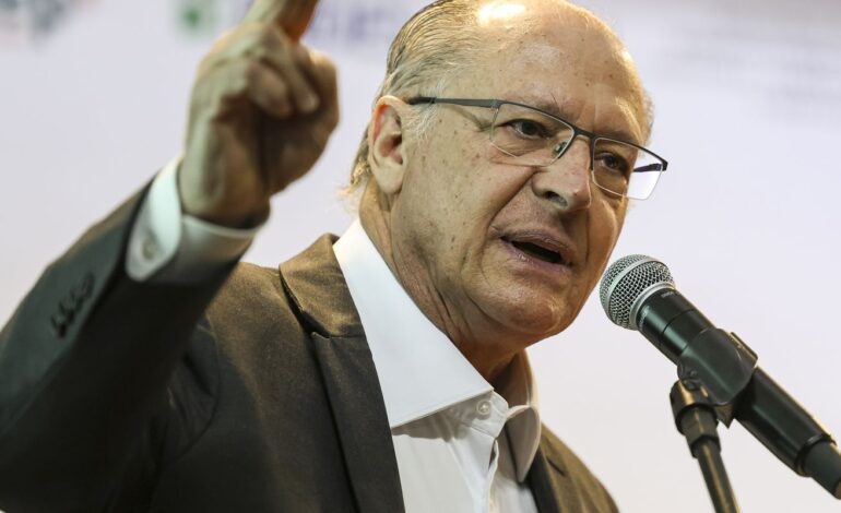 Alckmin diz que carga tributária não aumentou no governo Lula