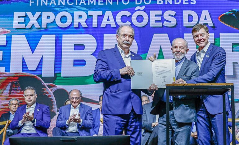 BNDES conclui financiamento para exportação de 32 jatos da Embraer