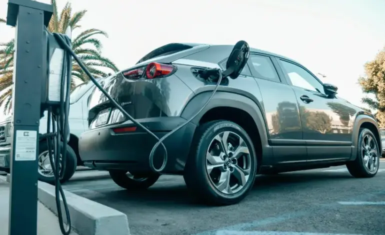 montadoras-dos-eua-reveem-planos-de-eletrificacao-e-preveem-producao-menor-de-carros-eletricos