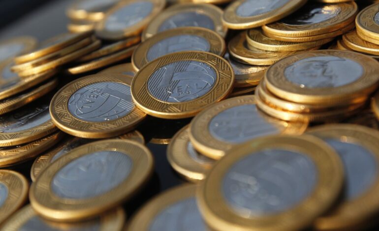 poupanca-tem-saida-liquida-de-r$-908,6-milhoes-em-julho