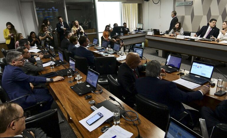 CCJ do Senado aprova projeto com mais critérios para prisão preventiva