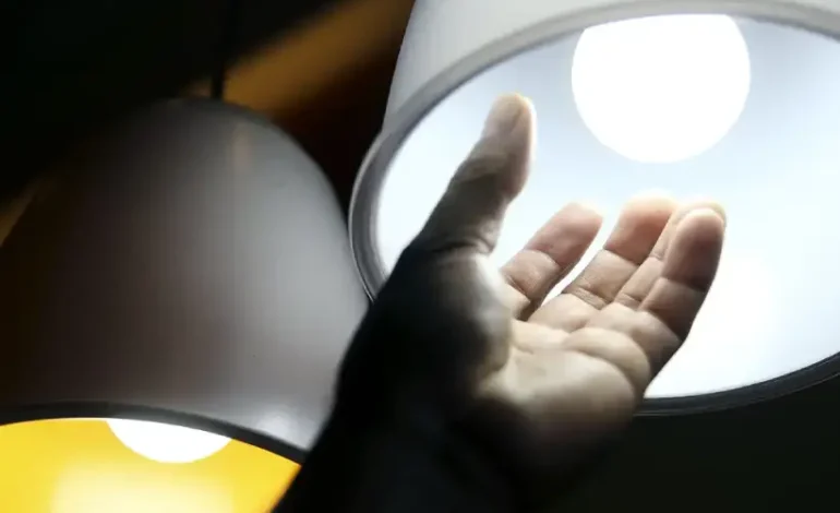 Seca e calor fazem ANEEL implantar bandeira vermelha nas contas de luz