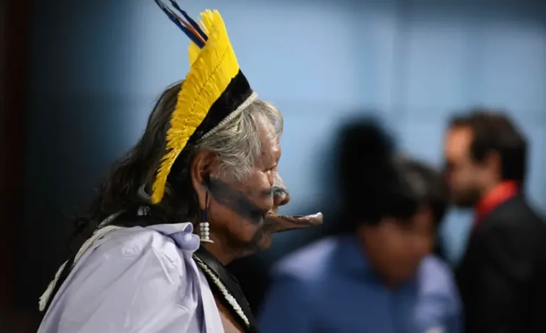 cacique-raoni:-bancos-devem-parar-de-investir-no-desmatamento