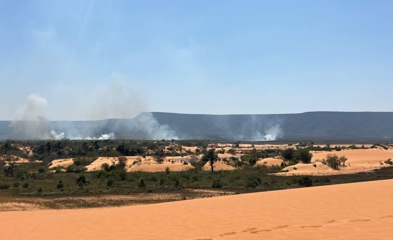 video-mostra-cortina-de-fumaca-no-principal-ponto-turistico-do-jalapao