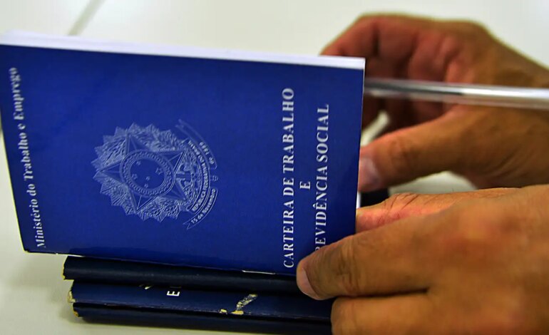 industria-cria-menos-vagas-de-trabalho,-mas-paga-salarios-mais-altos