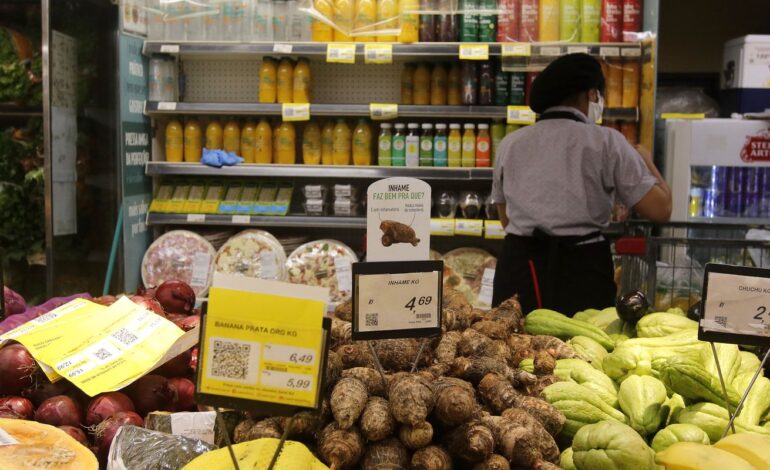intencao-de-consumo-das-familias-recuou-0,3%-em-setembro,-diz-cnc