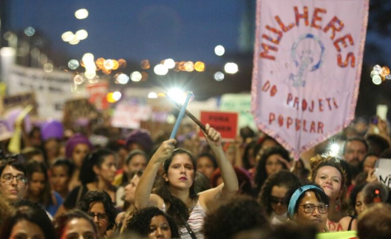 O que é e como denunciar violência política de gênero