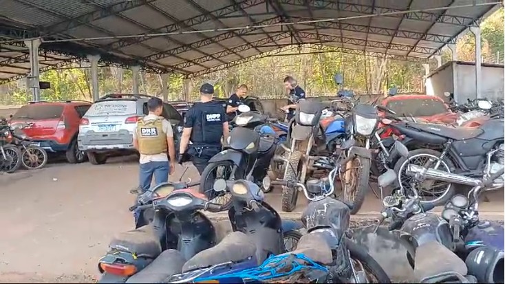 Três pessoas são presas durante operação contra venda ilegal de veículos apreendidos