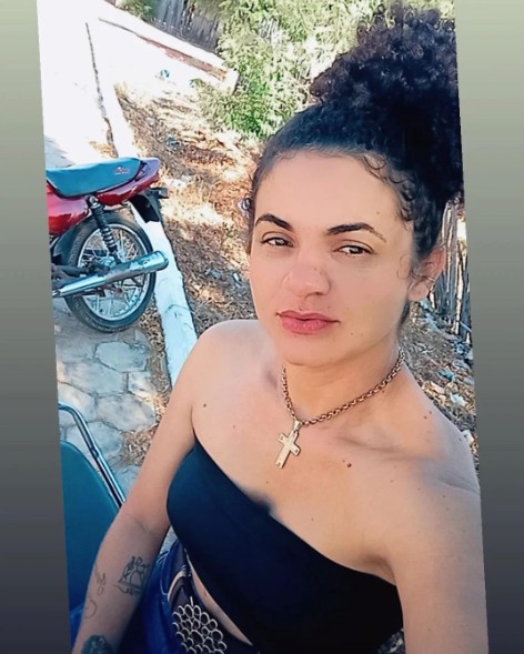Mulher morre após batida entre moto e caminhonete na TO-201