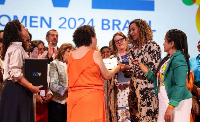 mulheres-entregam-recomendacoes-para-cupula-do-g20