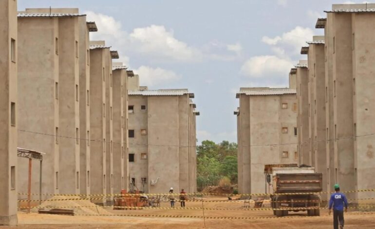 governo-assina-contrato-de-r$-31,6-milhoes-para-construcao-de-170-unidades-habitacionais-em-palmas