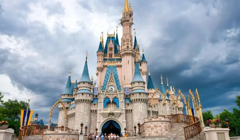 disney-fecha-parques-antes-da-passagem-do-furacao-milton-pela-florida;-veja-horarios