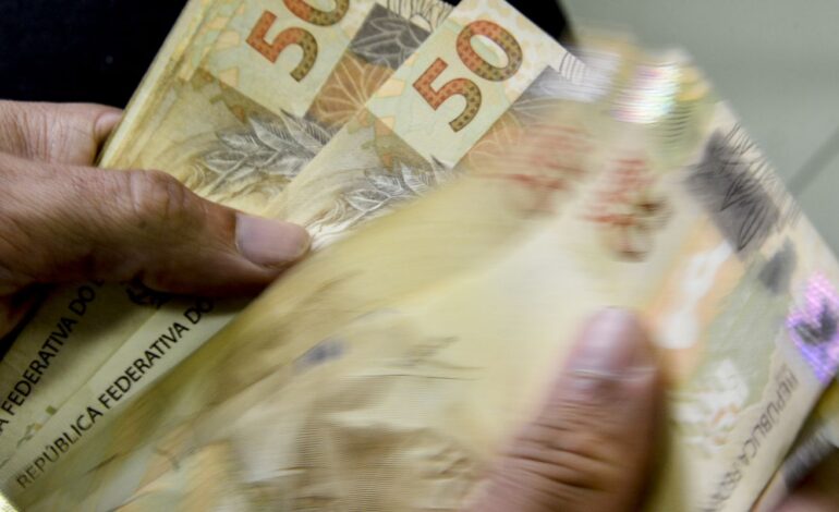 quase-248-mil-trabalhadores-ainda-nao-retiraram-abono-salarial