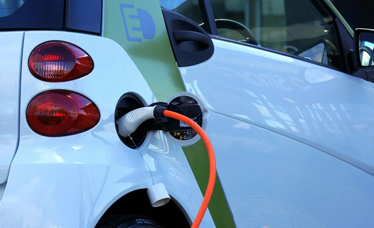 na-contramao-do-mercado-internacional,-vendas-de-carros-eletricos-seguem-aquecidas-no-brasil