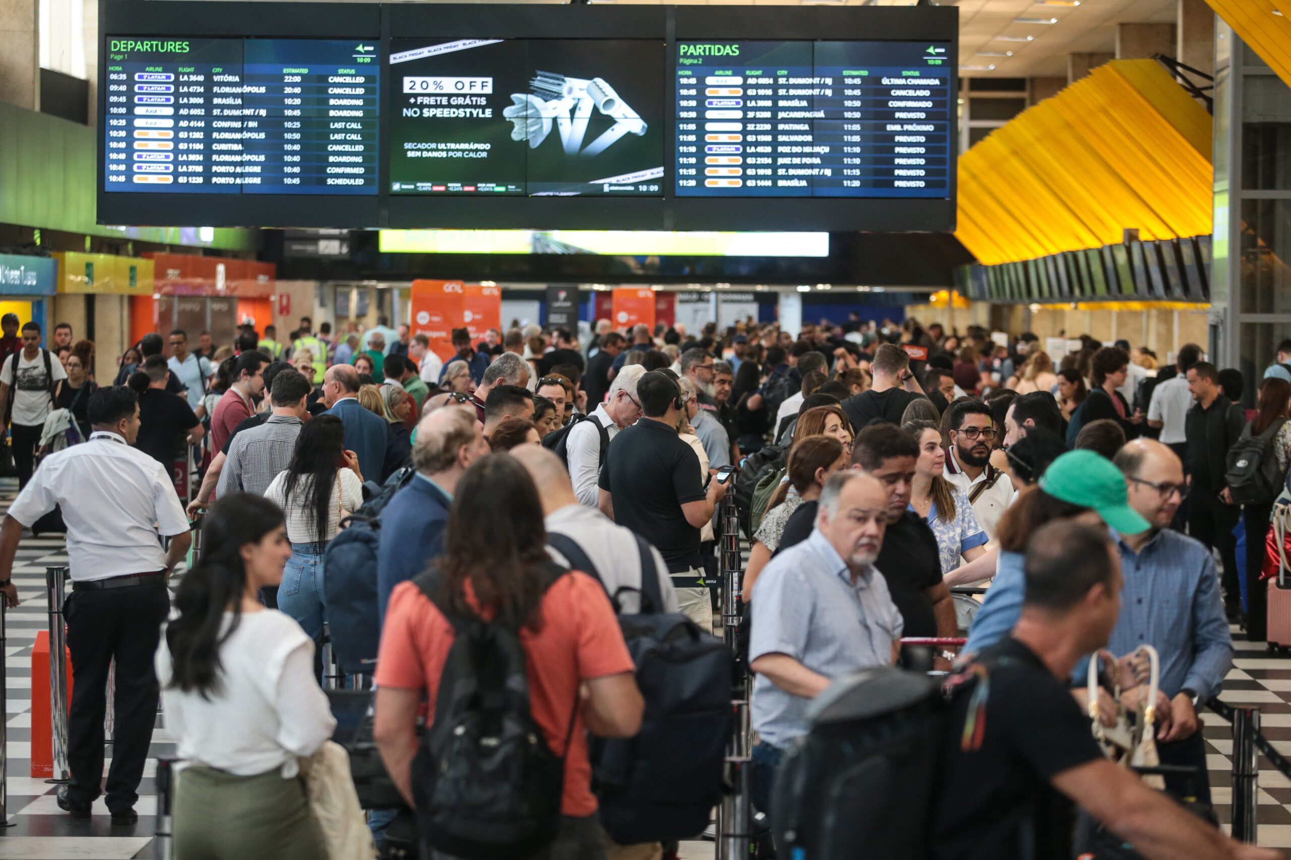 Voo atrasado ou cancelado? Saiba quais são os direitos dos passageiros