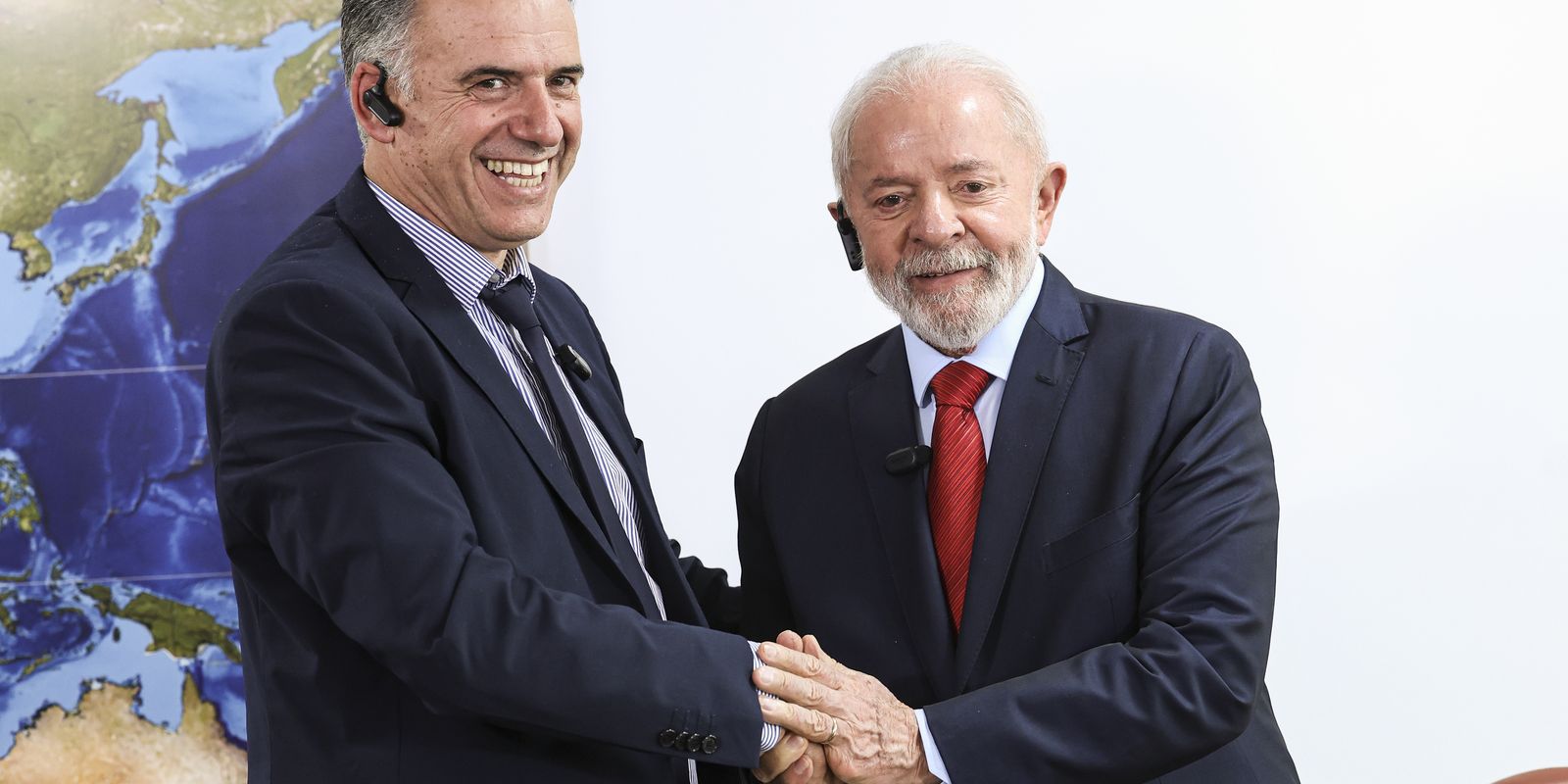 Lula recebe presidente eleito do Uruguai no Palácio do Planalto
