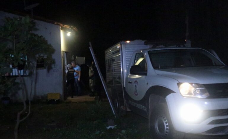 homem-e-assassinado-dentro-de-casa-apos-abrir-porta-para-atiradores,-diz-pm