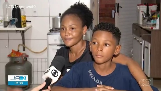 crianca-pede-ao-papai-noel-para-gravar-musica-em-estudio-e-realizar-sonho-da-mae: