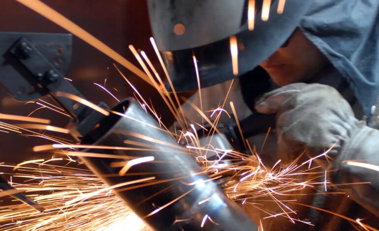 producao-industrial-cai-em-quatro-dos-15-locais-pesquisados-pelo-ibge