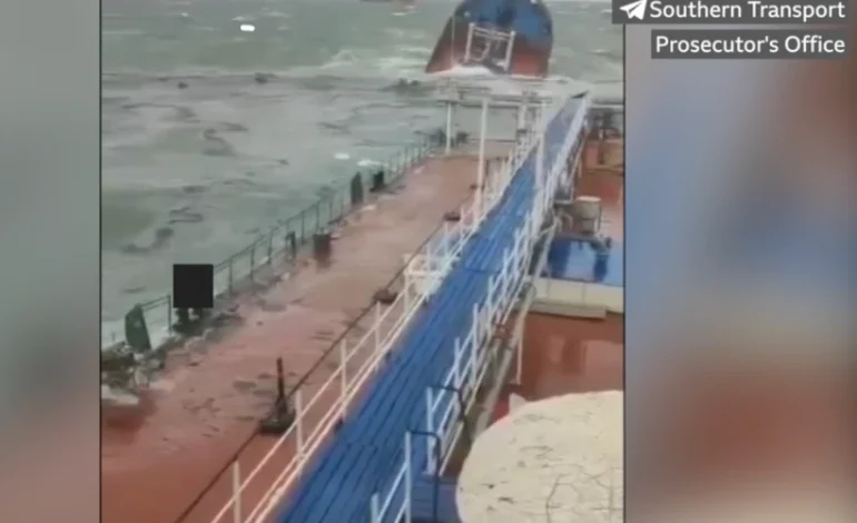 tempestade-atinge-petroleiros-russos-e-causa-derramamento-de-oleo-na-crimeia