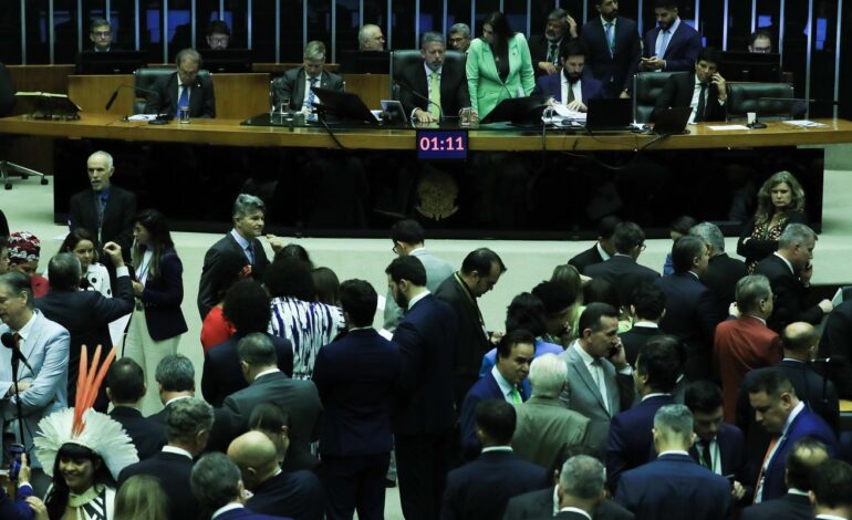camara-revoga-novo-seguro-dpvat-e-limita-bloqueio-de-emendas