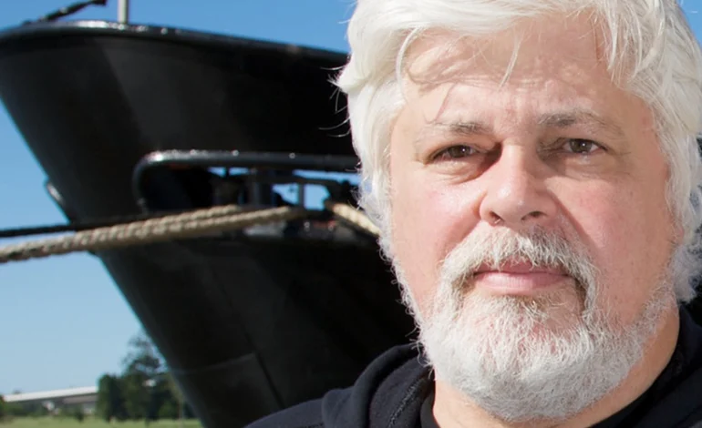 paul-watson-e-libertado-pela-dinamarca,-que-nega-sua-extradicao-para-o-japao