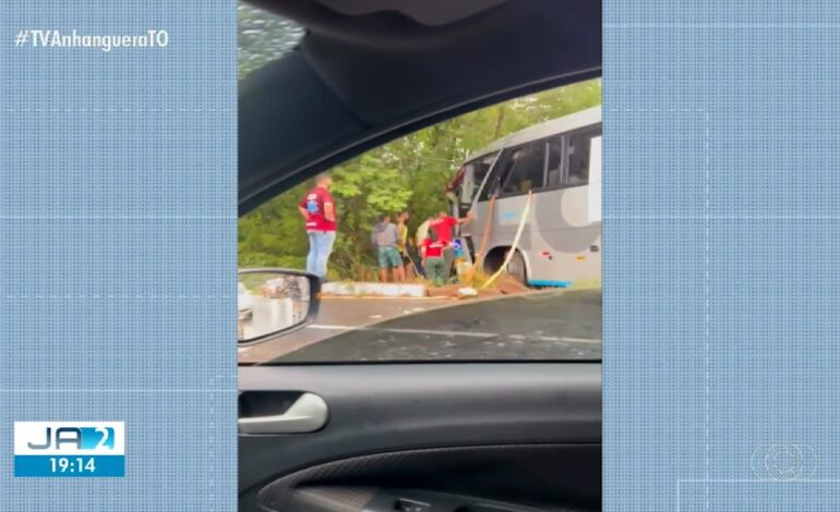 motorista-morre-em-acidente-envolvendo-onibus-e-carreta-na-br-153
