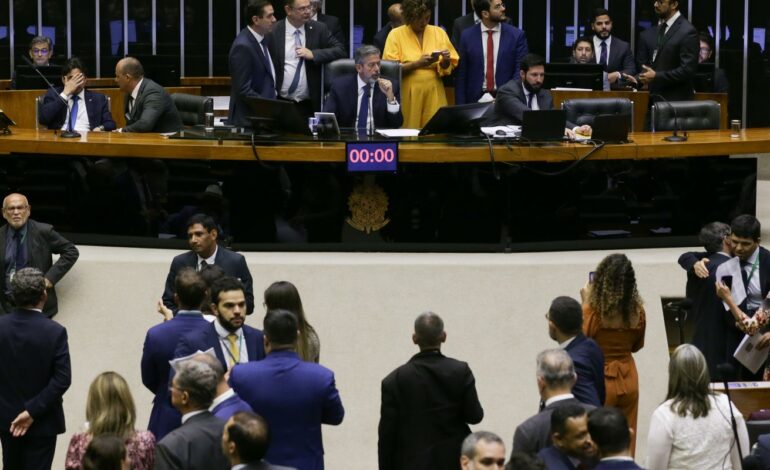 lira-convoca-reuniao-de-lideres-dias-apos-decisao-suspender-emendas