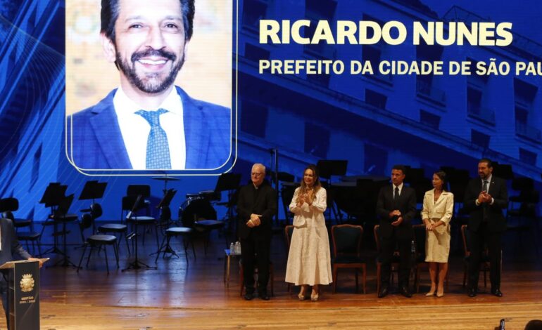 Prefeito e vereadores eleitos tomam posse em São Paulo