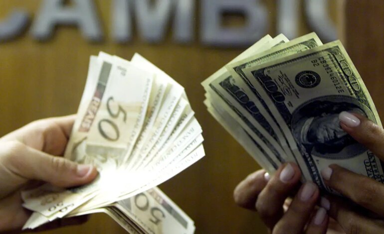 dolar-cai-para-r$-6,10-e-fecha-no-menor-valor-desde-dezembro