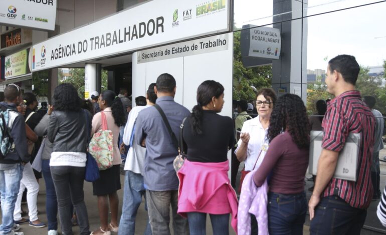 teto-do-seguro-desemprego-sobe-para-r$-2.424,11-apos-reajuste