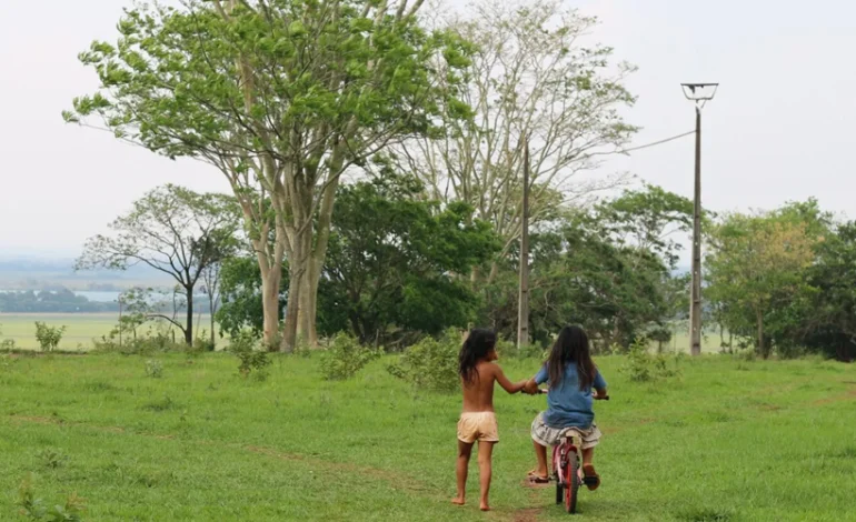 no-parana,-violencia-contra-indigenas-ava-guarani-atinge-ate-criancas