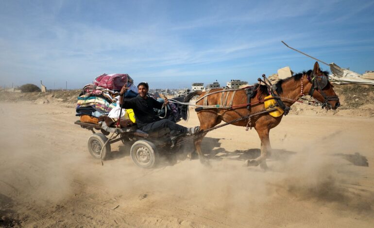 israel-solta-90-palestinos-apos-libertacao-de-tres-refens-do-hamas
