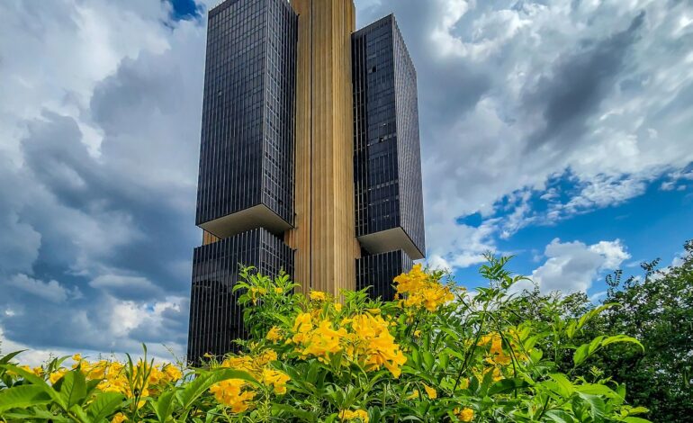 Sindicatos de trabalhadores criticam nova alta dos juros