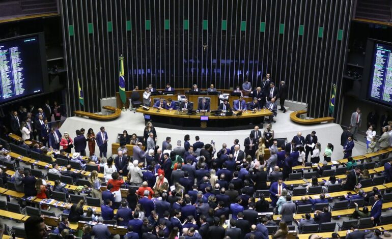 candidatos-a-presidencia-da-camara-discursam-em-plenario