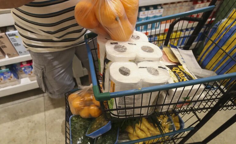 abras-aponta-queda-de-4,25%-no-consumo-de-brasileiros-em-fevereiro