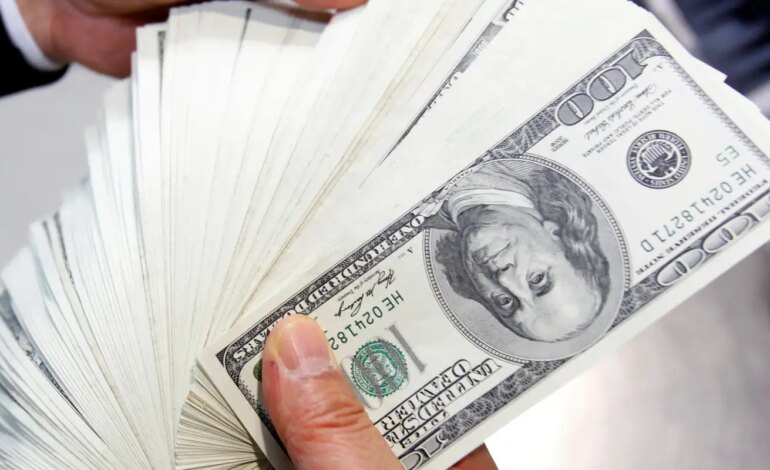 dolar-encosta-em-r$-6-apos-trump-impor-taxa-de-104%-a-china