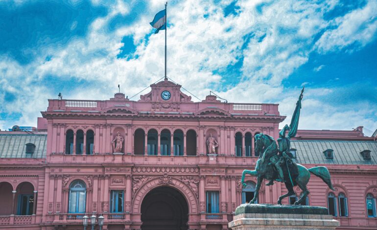 companhias-aereas-alteram-voos-para-argentina-com-expectativa-de-greve-geral-para-esta-quinta
