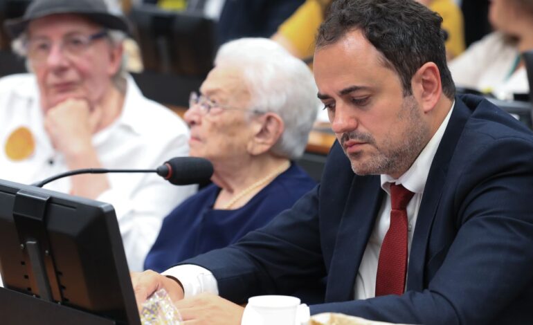 conselho-de-etica-aprova-cassacao-do-mandato-de-glauber-braga