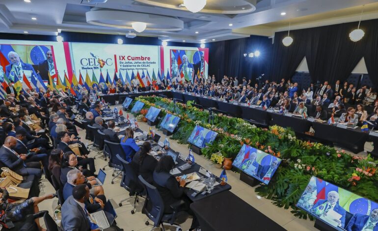 sem-consenso,-declaracao-da-celac-critica-sancoes-e-guerra-comercial