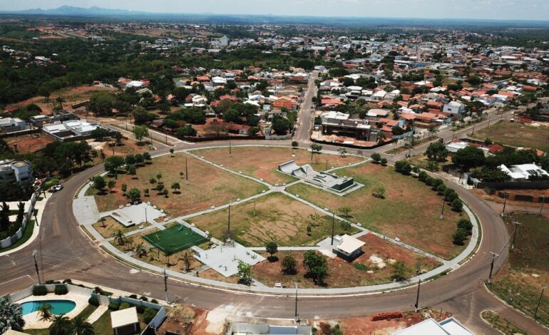mulher-morre-apos-se-envolver-em-acidente-com-caminhao-enquanto-andava-de-bicicleta-por-avenida