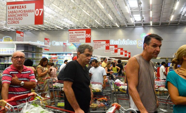 inflacao-desacelera-e-fecha-marco-em-0,56%,-pressionada-por-alimentos