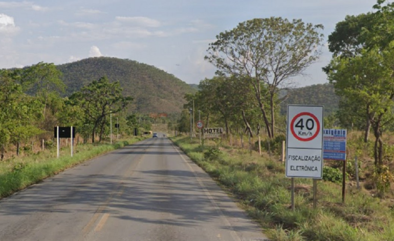 acidente-entre-caminhonete-e-carro-na-to-050-deixa-idoso-morto-e-oleo-derramado-na-pista