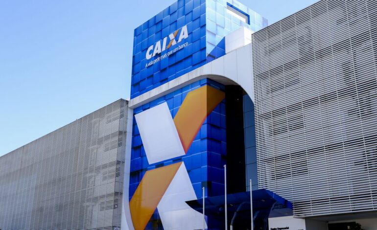 caixa-libera-abono-salarial-para-nascidos-em-marco-e-abril