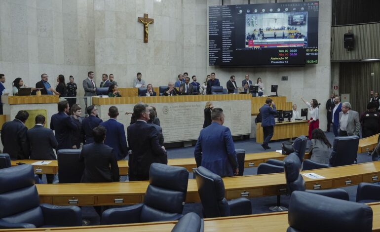 camara-de-sp-aprova-em-1o-turno-reajuste-de-2,6%-de-servidores