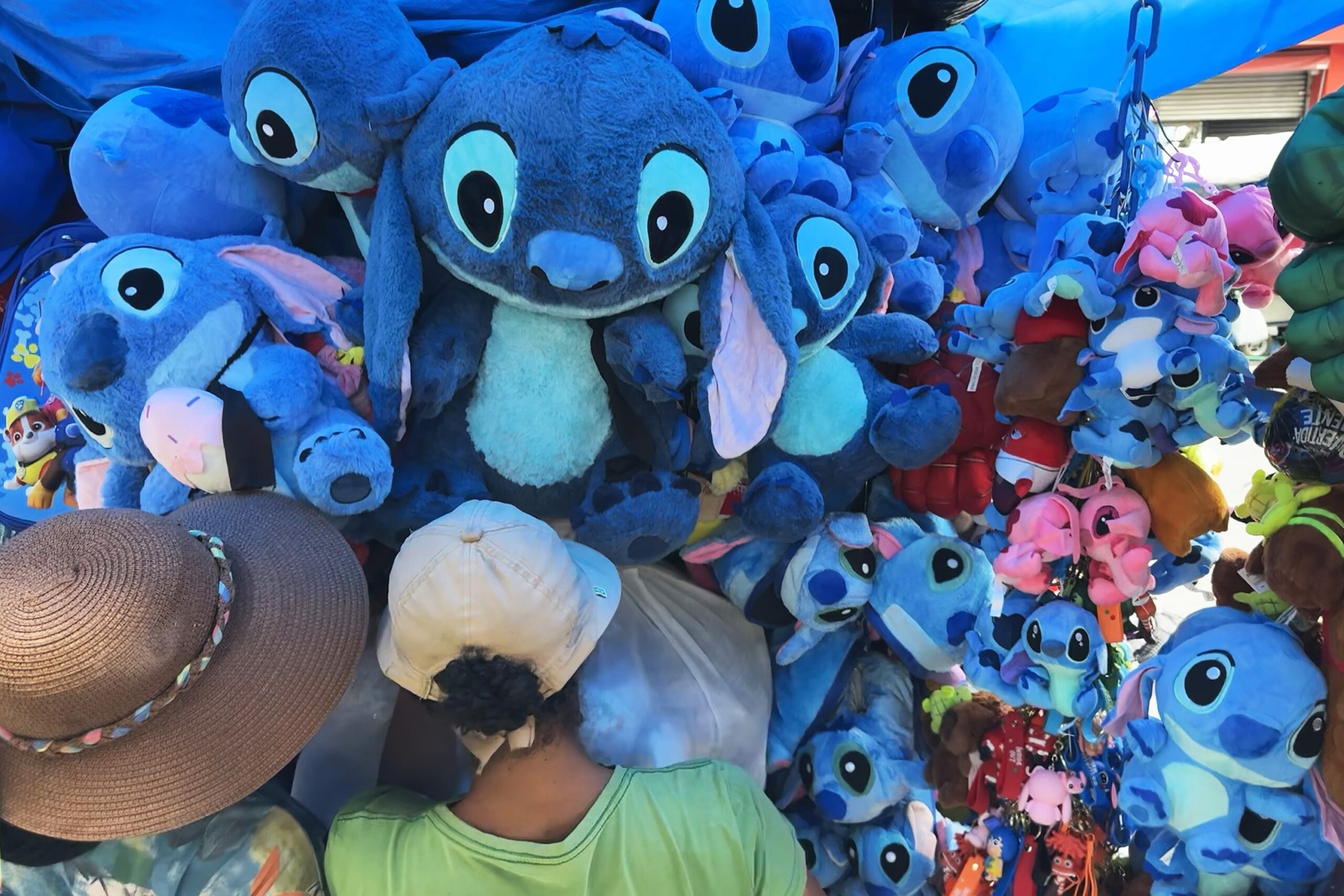 Imagem que imita g1 e cita loja de artigos da Disney é falsa