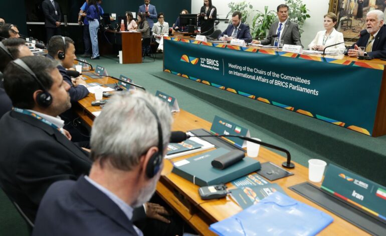 Parlamentares do Brics criticam guerra tarifária promovida pelos EUA
