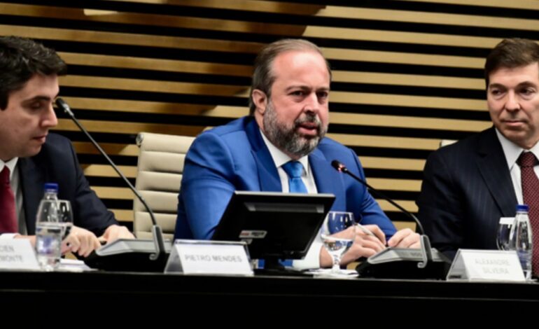 ministro-defende-gas-mais-barato-para-reindustrializacao-do-pais