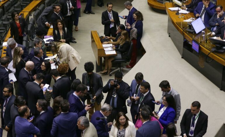 congresso-aprova-usar-emendas-para-salarios-de-profissionais-da-saude